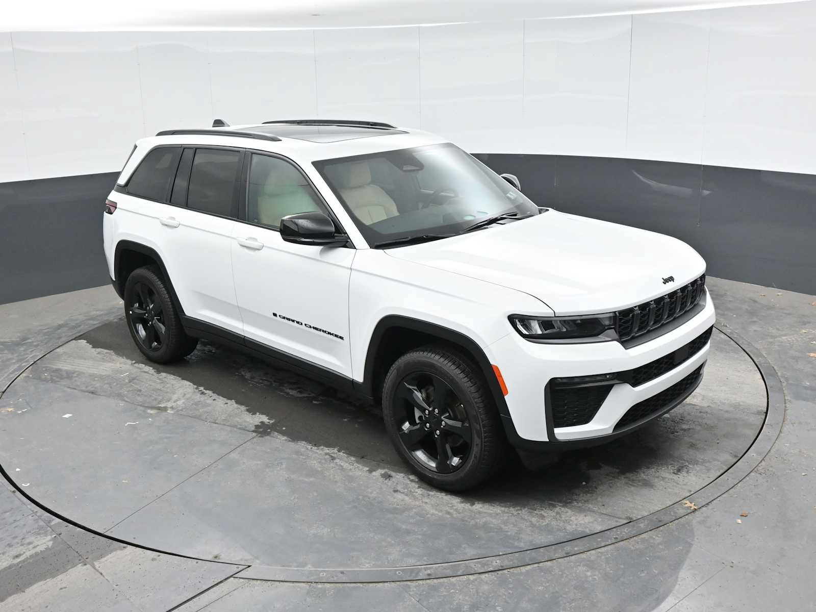 Used 2026 Jeep Grand Cherokee Limited w/ Limited Altitude Package AWD/4WD image 18