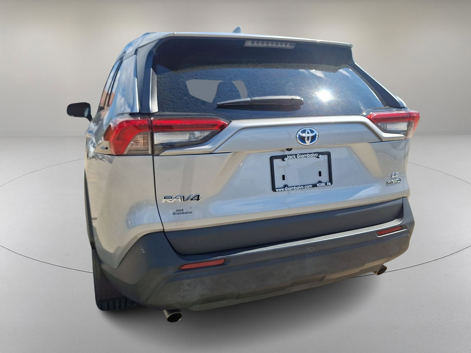 Used 2021 Toyota RAV4 LE image 8