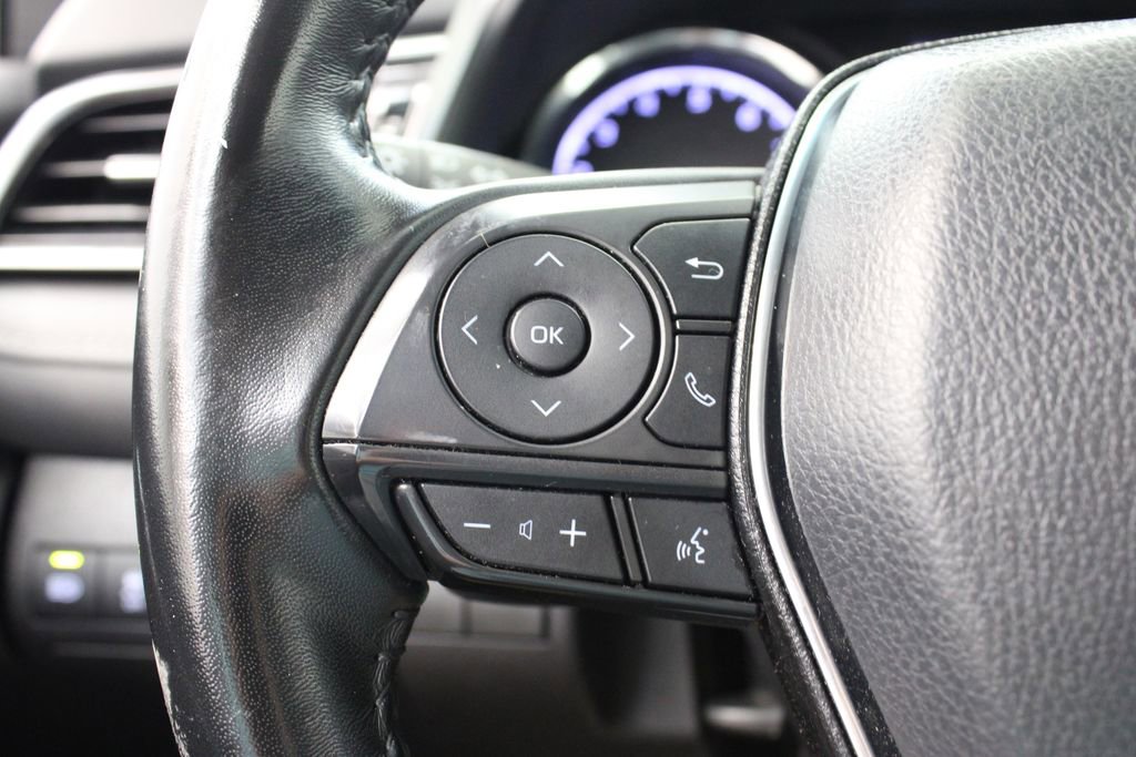 Used 2020 Toyota Camry SE FWD image 24