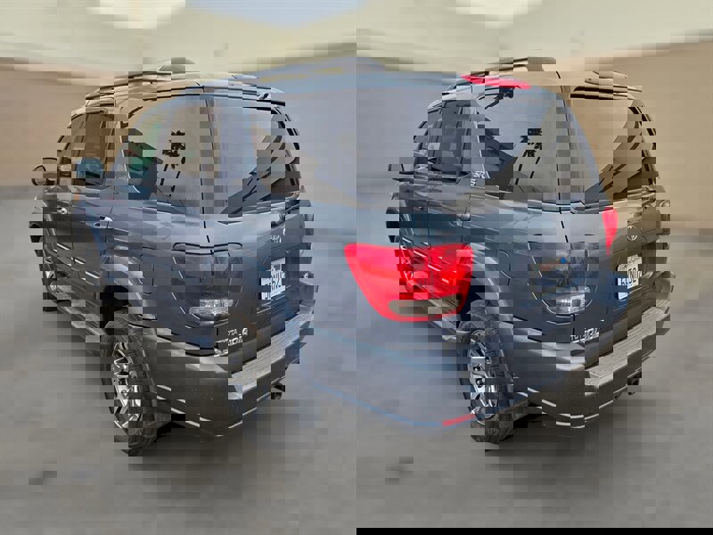 Used 2006 Toyota Sequoia SR5 RWD image 5