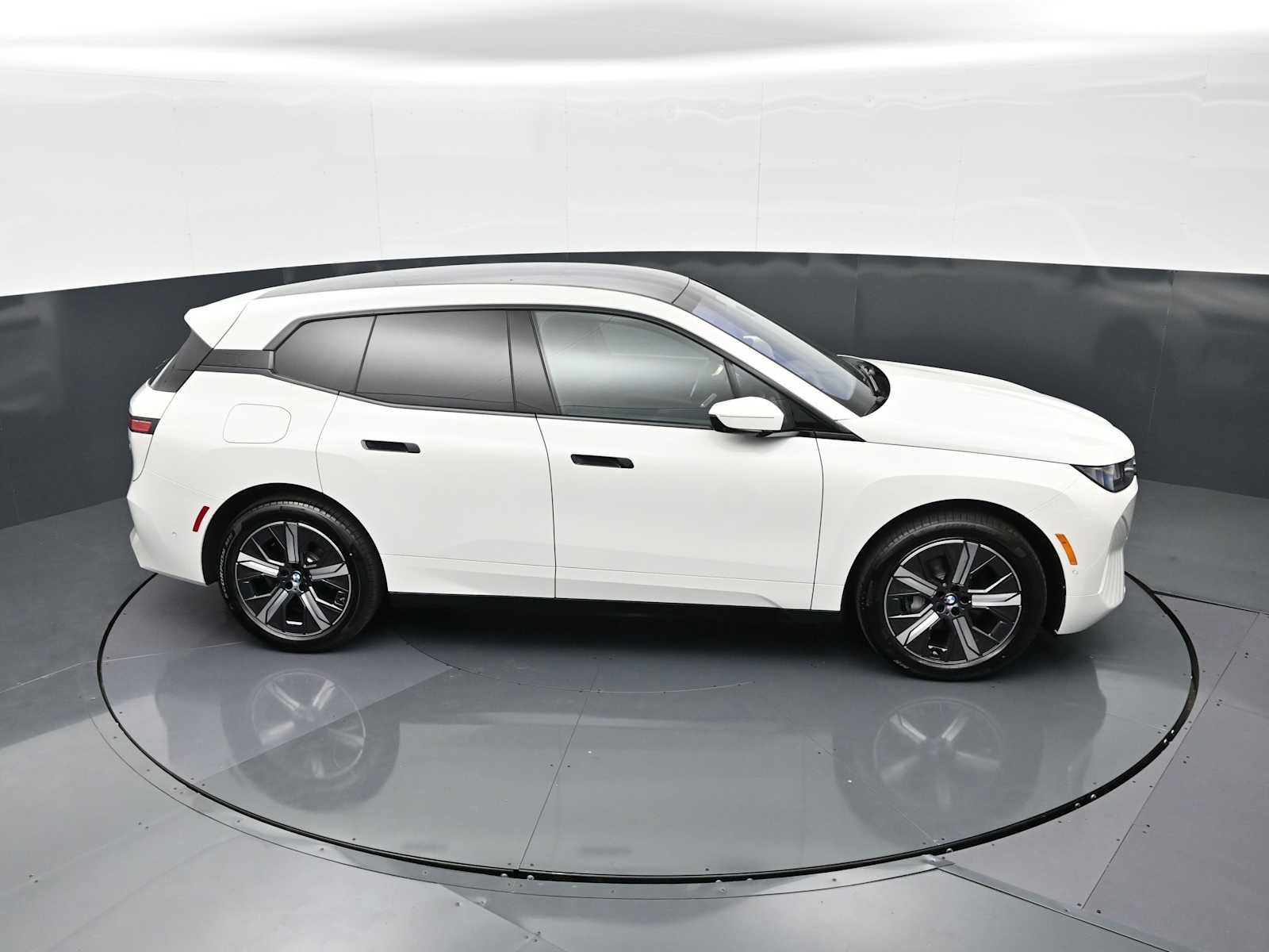 New 2026 BMW iX xDrive60 AWD/4WD image 12