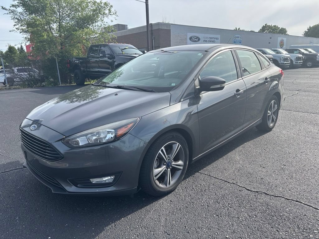 Used 2017 Ford Focus SE FWD image 1