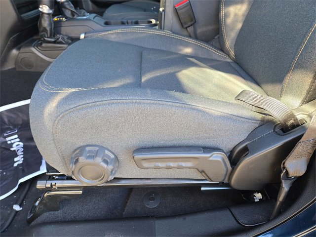 Used 2025 Jeep Gladiator Sport image 25