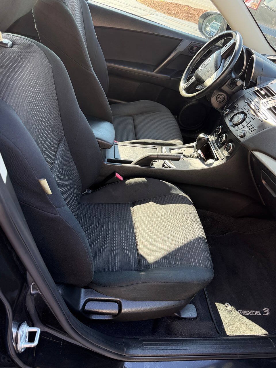 Used 2013 MAZDA MAZDA3 i Touring FWD image 18