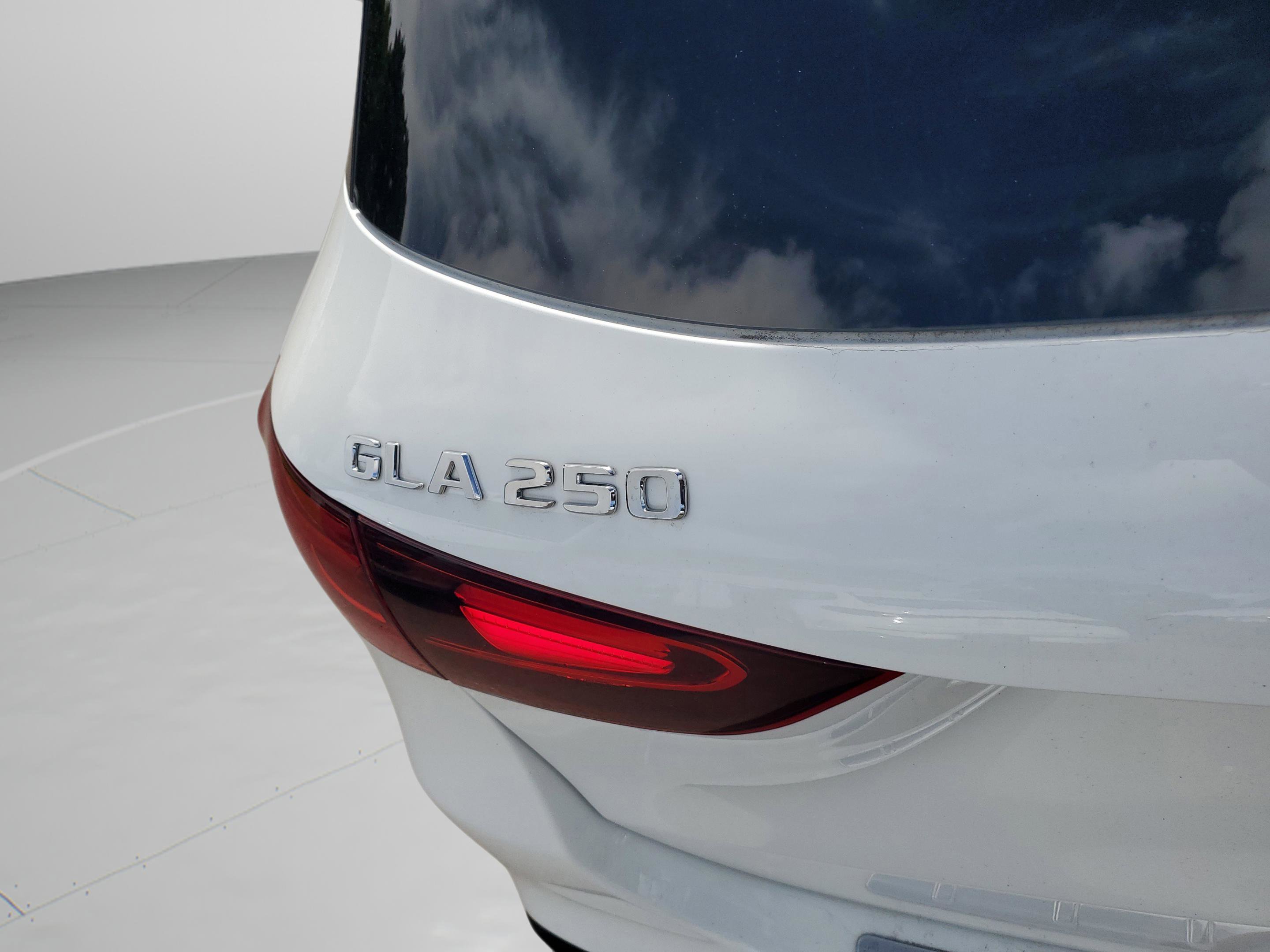 Certified 2025 Mercedes-Benz GLA 250 image 5