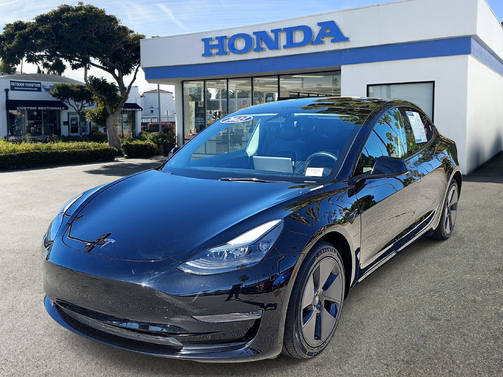 Used 2023 Tesla Model 3 Standard Range RWD image 1