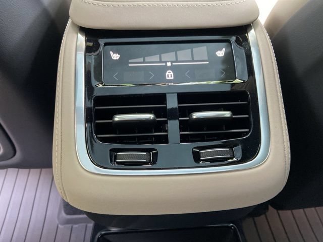New 2026 Volvo XC90 B6 Plus w/ Protection Package Premier AWD/4WD image 14