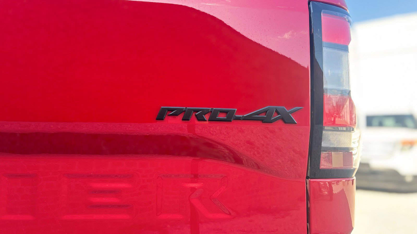 Used 2023 Nissan Frontier PRO-4X w/ Pro-4X Premium Package image 8