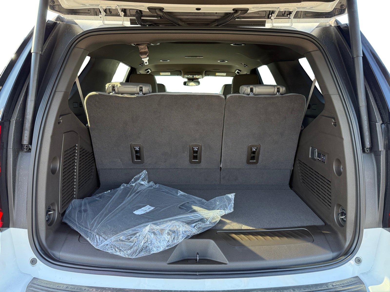 New 2026 GMC Yukon Elevation image 17