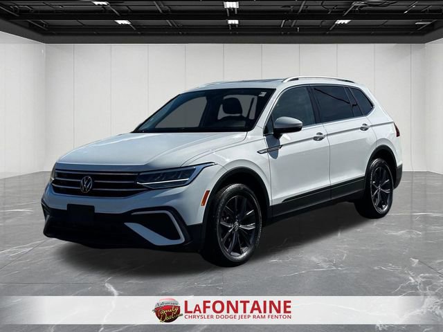 Used 2022 Volkswagen Tiguan SE image 1