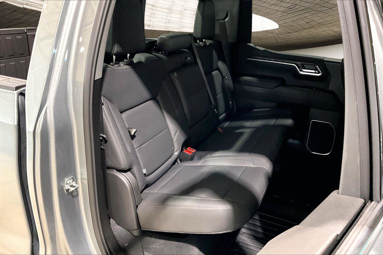 New 2026 GMC Sierra 1500 SLT w/ SLT Premium Plus Package image 12