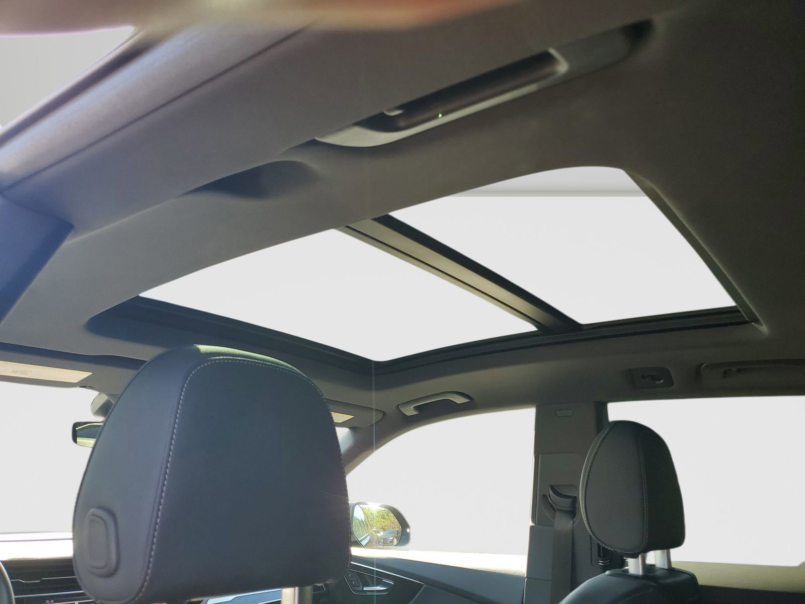 Used 2025 Audi Q8 Premium w/ Black Optic Package image 15