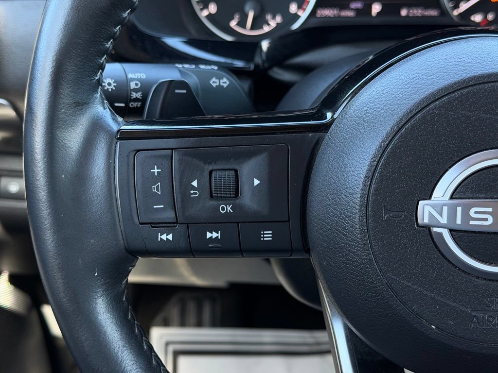 Used 2025 Nissan Pathfinder SL AWD/4WD image 24