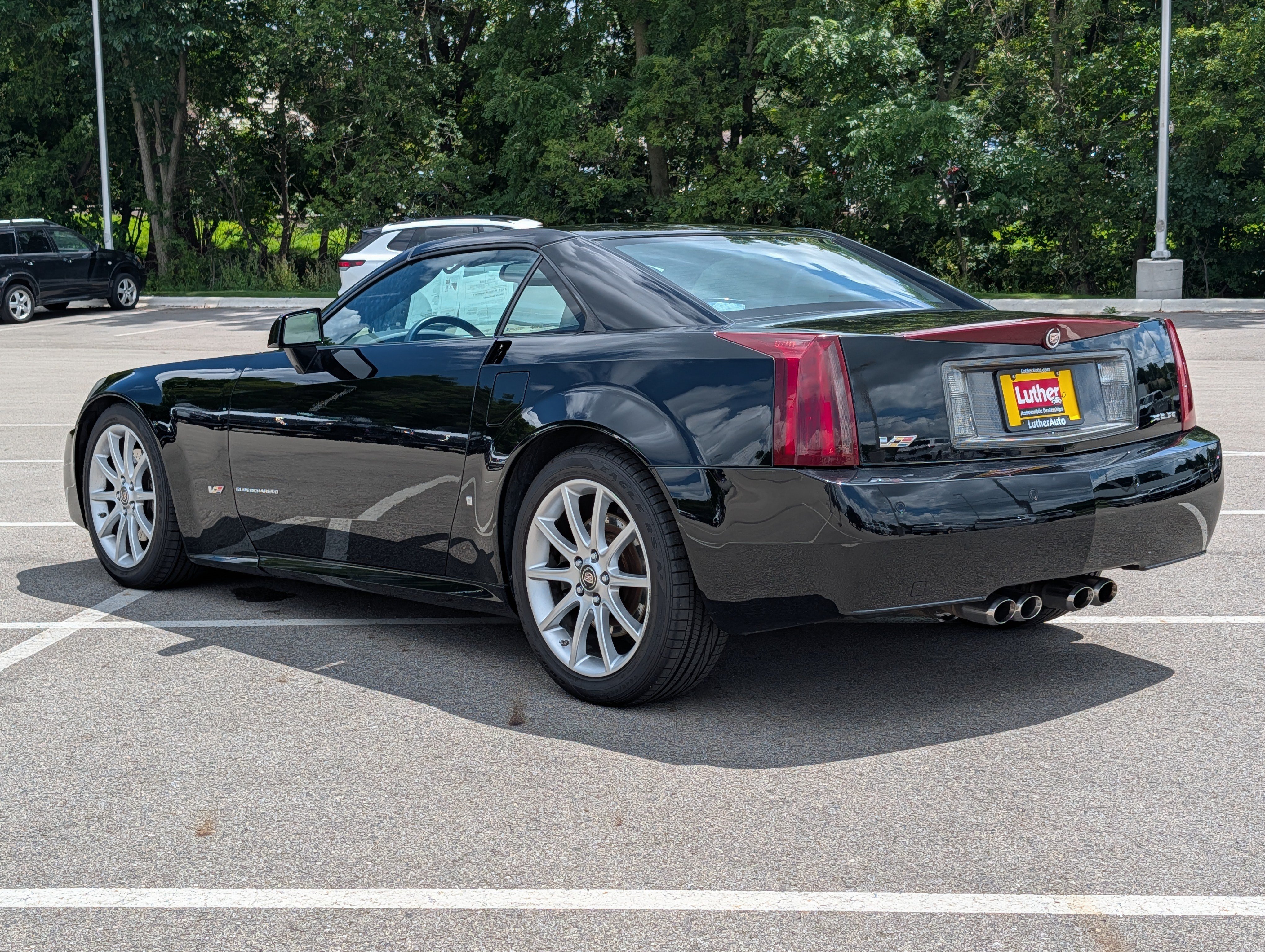 Used 2006 Cadillac XLR V RWD image 30