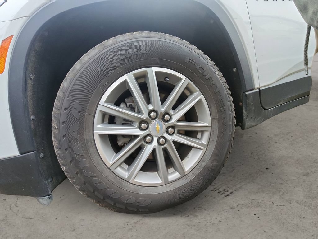 Used 2023 Chevrolet Traverse LT AWD/4WD image 9