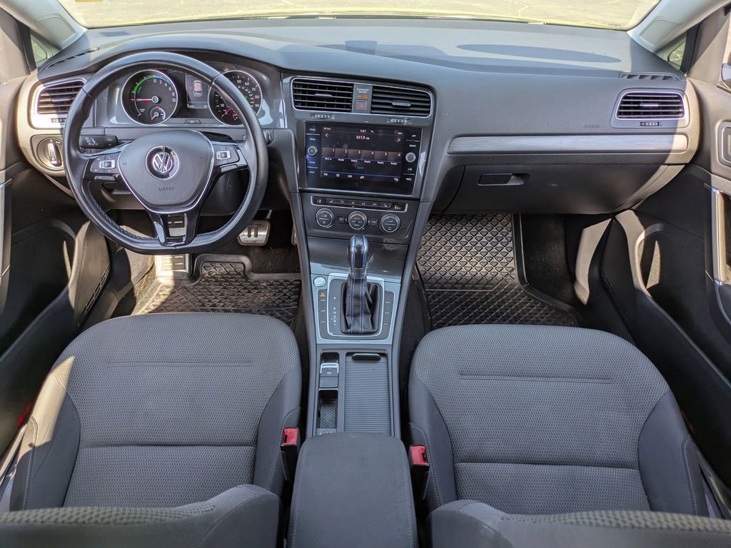 Used 2019 Volkswagen e-Golf SE image 15