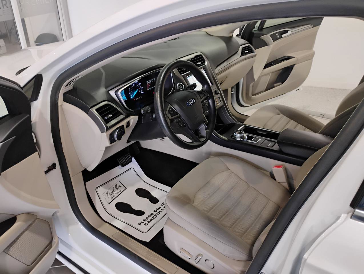 Used 2019 Ford Fusion SE image 14