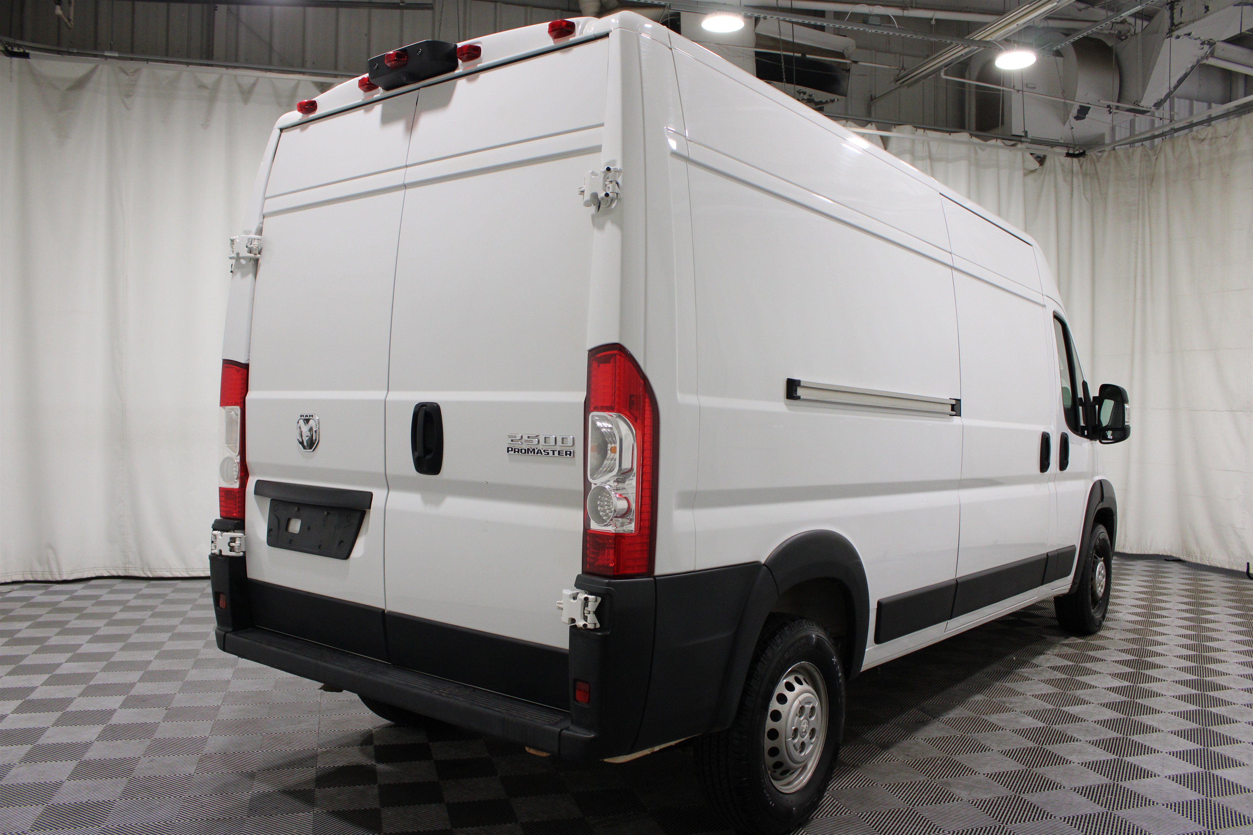 Used 2025 RAM ProMaster 2500 w/ Convenience Group FWD image 24