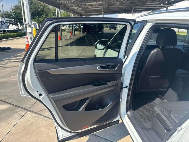 New 2026 Volkswagen Atlas Cross Sport SE image 14