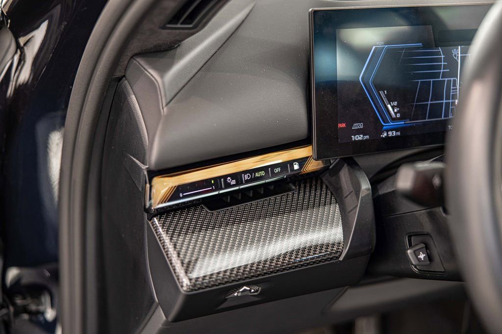 Used 2025 BMW M5 w/ Carbon Package image 21