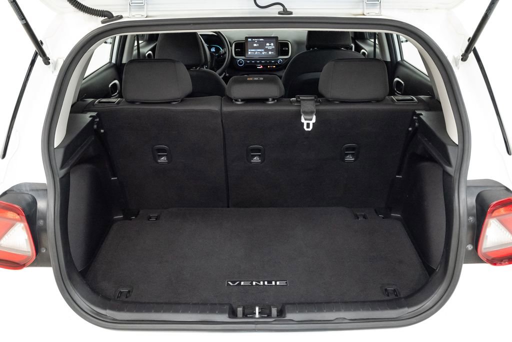 Used 2023 Hyundai Venue SE FWD image 28