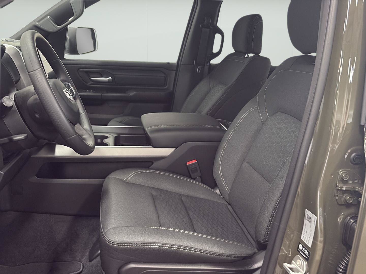 New 2026 RAM 1500 Express AWD/4WD image 6