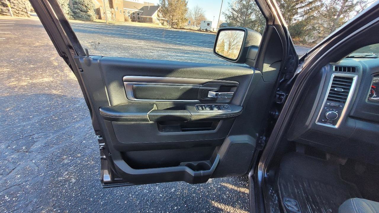 Used 2021 RAM 1500 Classic Warlock w/ Luxury Group AWD/4WD image 10