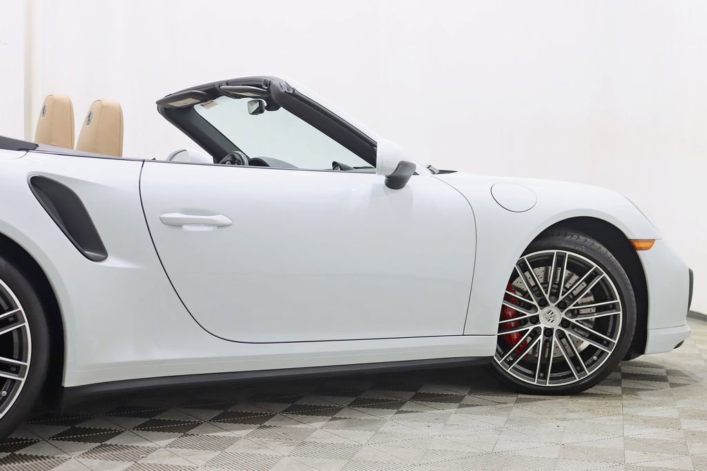 Used 2018 Porsche 911 Turbo image 11