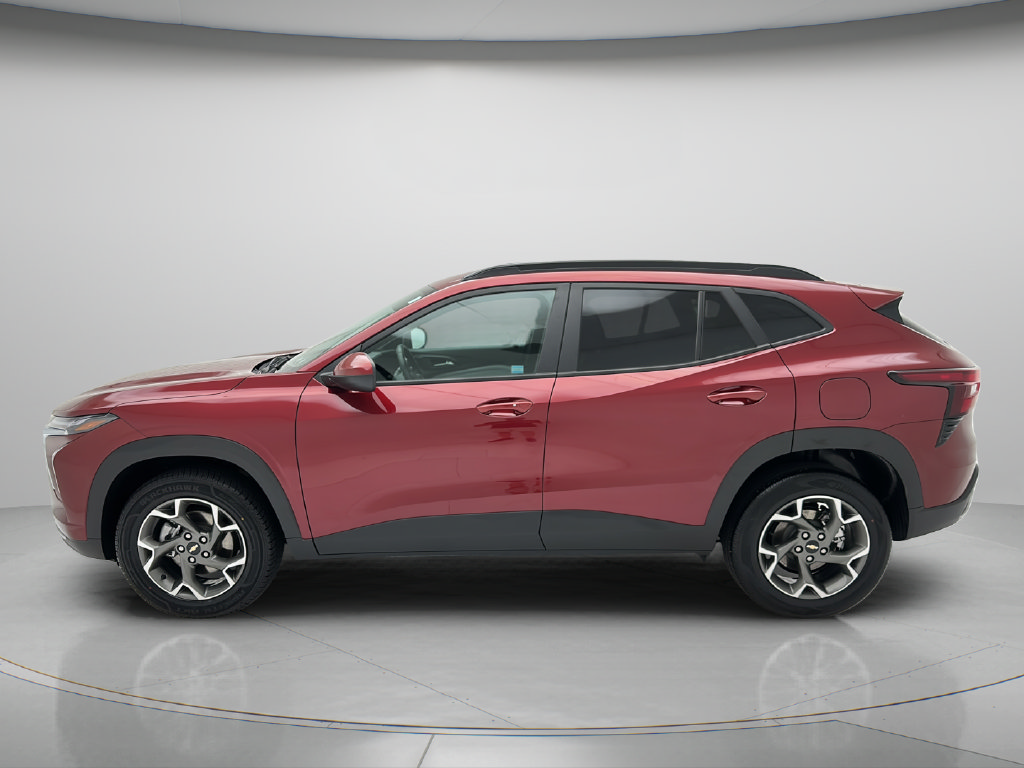 Used 2025 Chevrolet Trax LT w/ LT Convenience Package FWD image 8