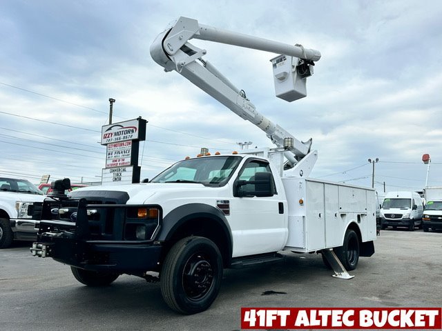 Used 2009 Ford F550 2WD Regular Cab Super Duty image 1