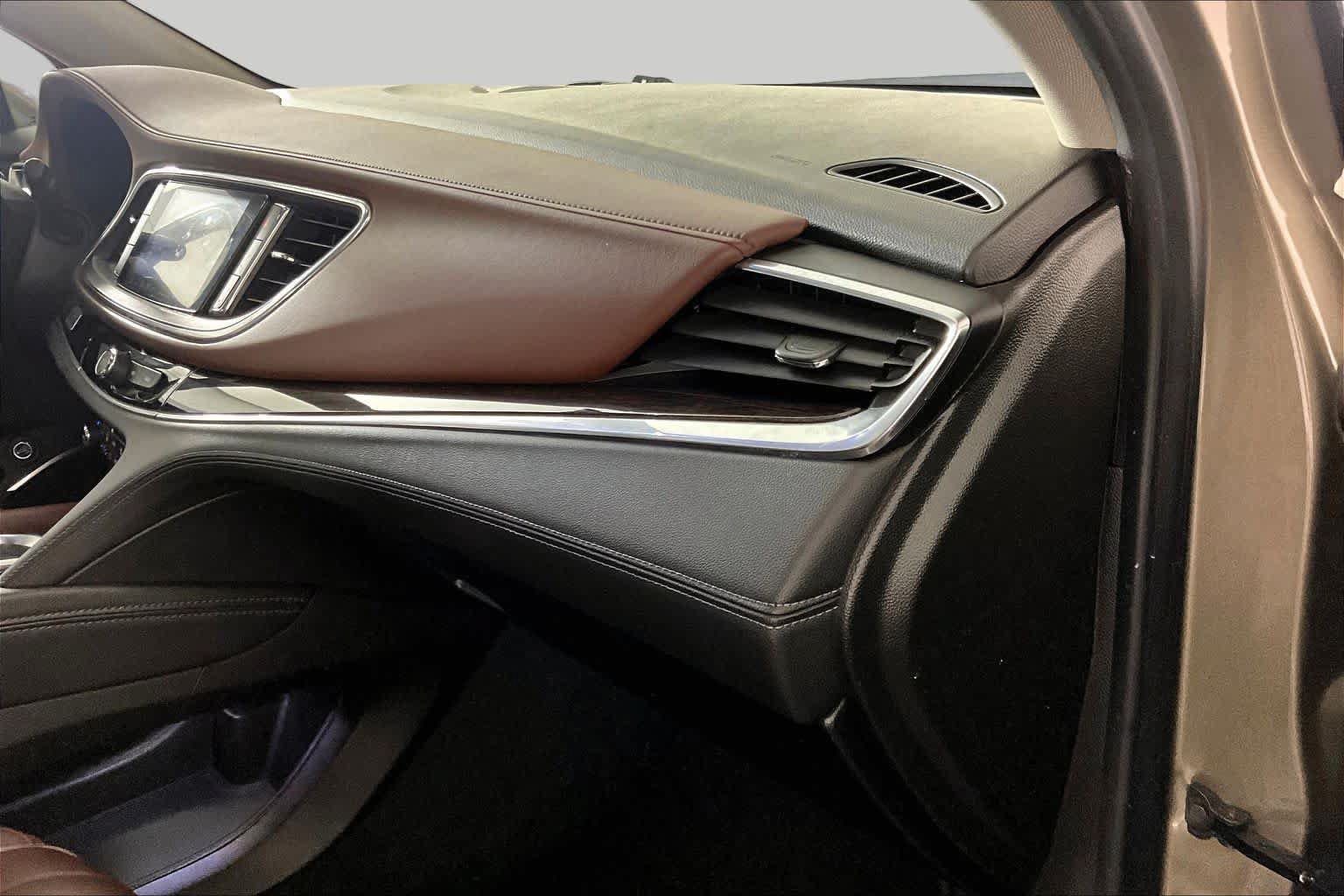 Certified 2020 Buick Enclave Avenir w/ Avenir Technology Package FWD image 17