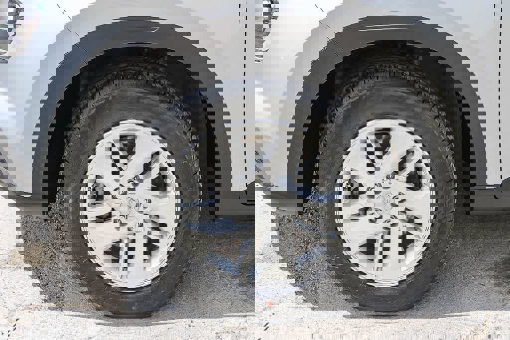 Used 2022 Hyundai Venue SE image 5