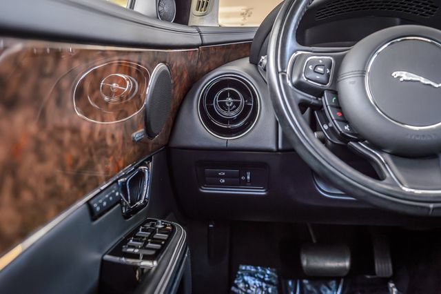 Used 2019 Jaguar XJ L Portfolio RWD image 25