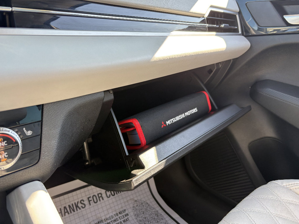 Used 2023 Mitsubishi Outlander SEL image 36