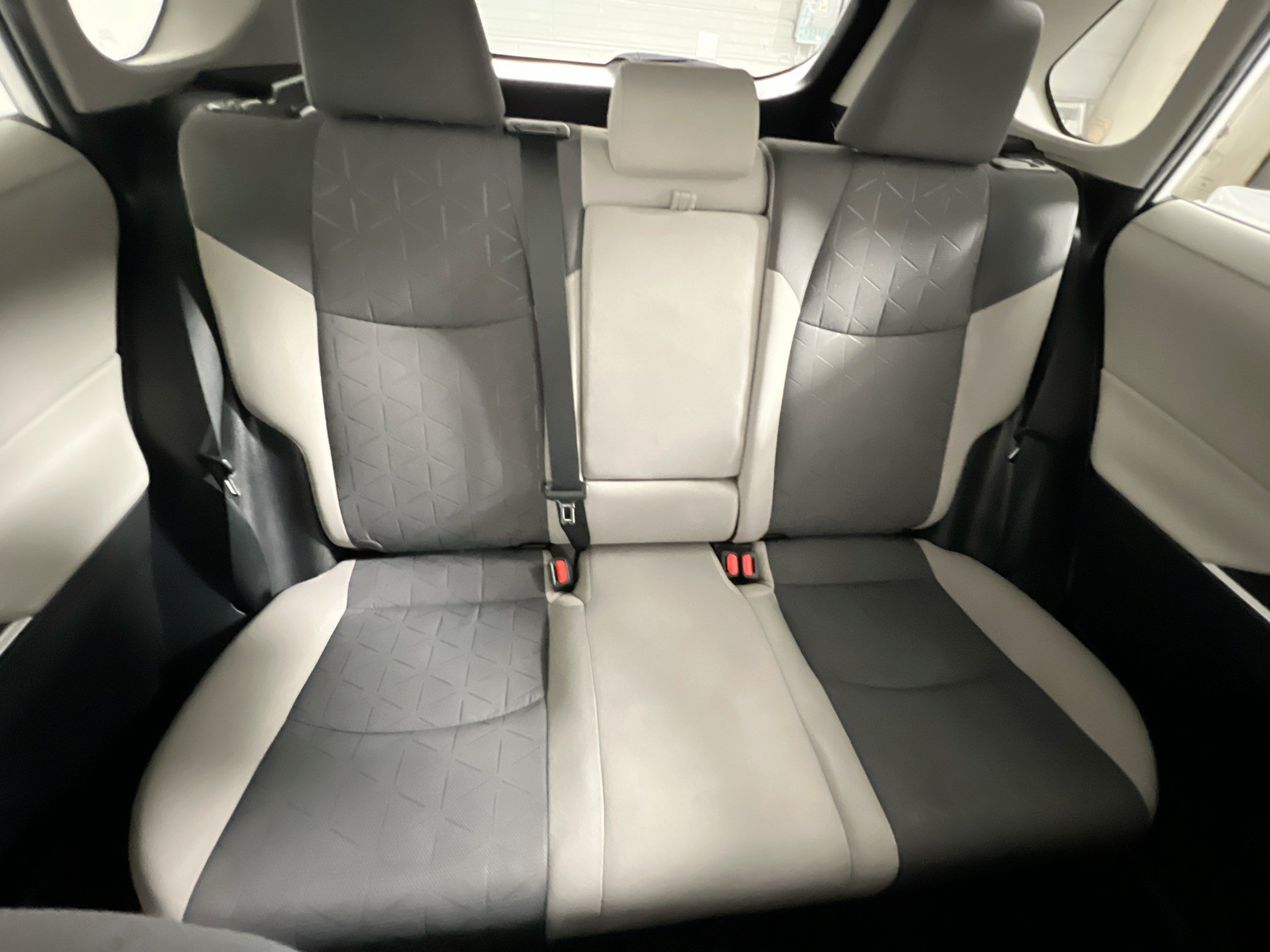 Used 2021 Toyota RAV4 XLE FWD image 33