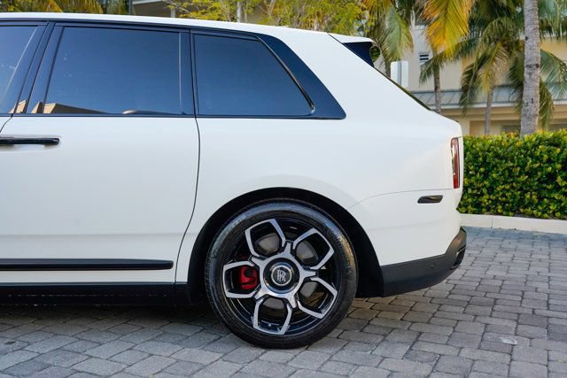 Used 2023 Rolls-Royce Cullinan Black Badge w/ Driver's Package image 14