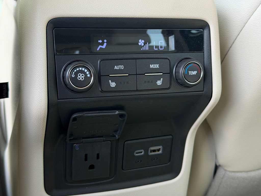 Used 2023 GMC Acadia Denali w/ Denali Ultimate Package FWD image 36