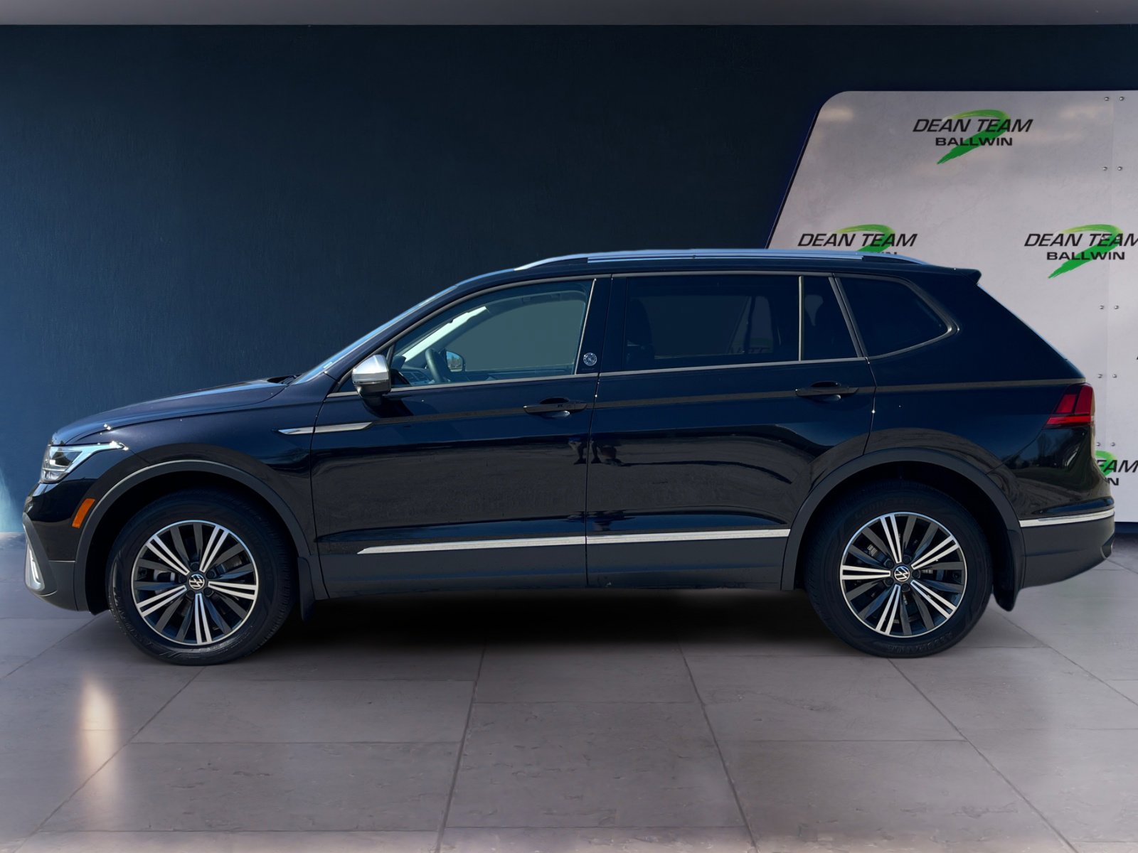 Certified 2024 Volkswagen Tiguan Wolfsburg Edition image 5