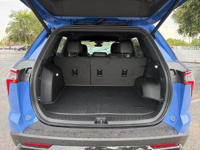 New 2027 Chevrolet Equinox RS w/ Safety and Technology Package FWD image 12