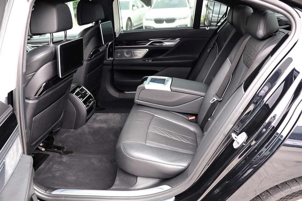 Used 2018 BMW 750i xDrive AWD/4WD image 20