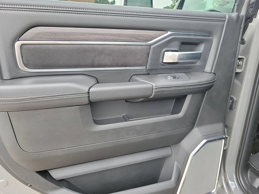 New 2026 RAM 2500 Laramie AWD/4WD image 11