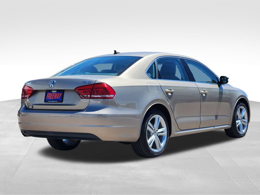 Used 2015 Volkswagen Passat TDI SE FWD image 4