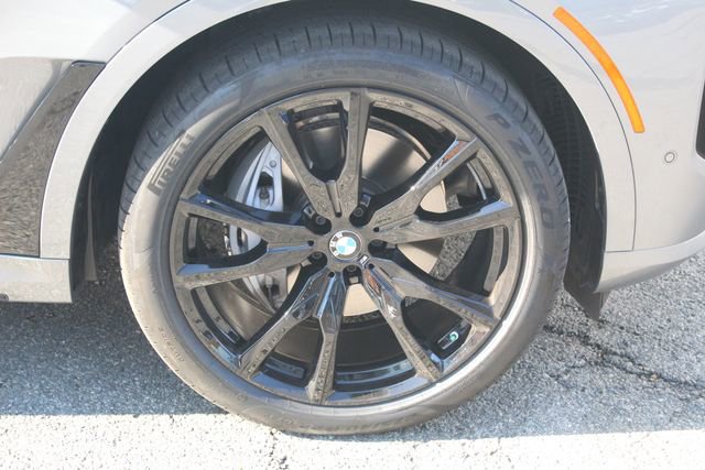 Used 2025 BMW X7 xDrive40i w/ M Sport Package image 13