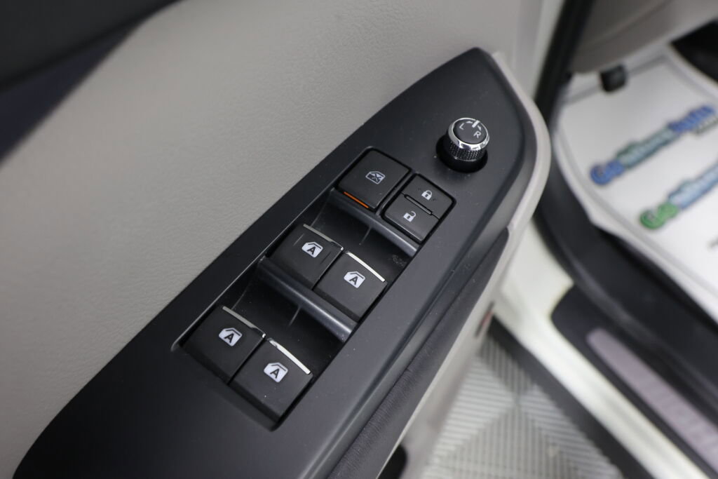 Used 2017 Toyota Highlander Limited image 33