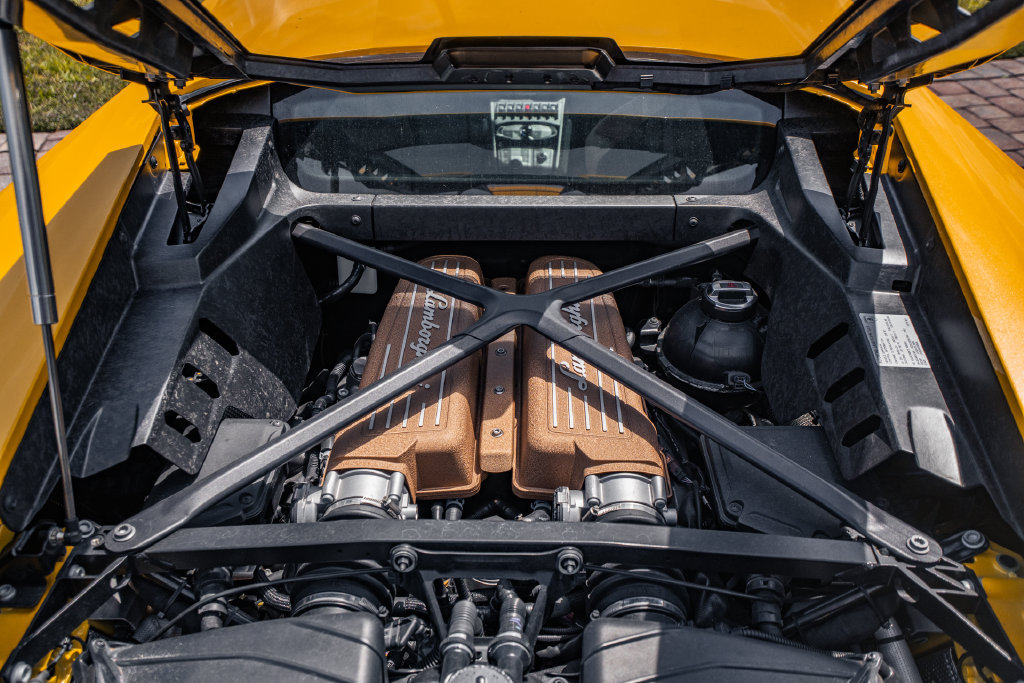 Used 2018 Lamborghini Huracan Performante AWD/4WD image 35