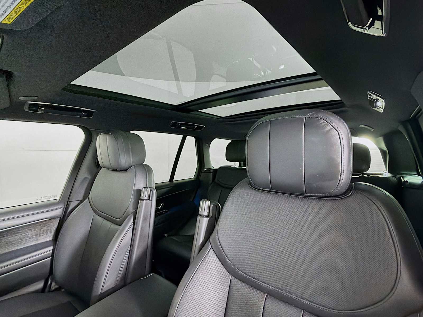 Used 2023 Land Rover Range Rover SE AWD/4WD image 14