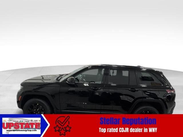 New 2025 Jeep Grand Cherokee Altitude image 4