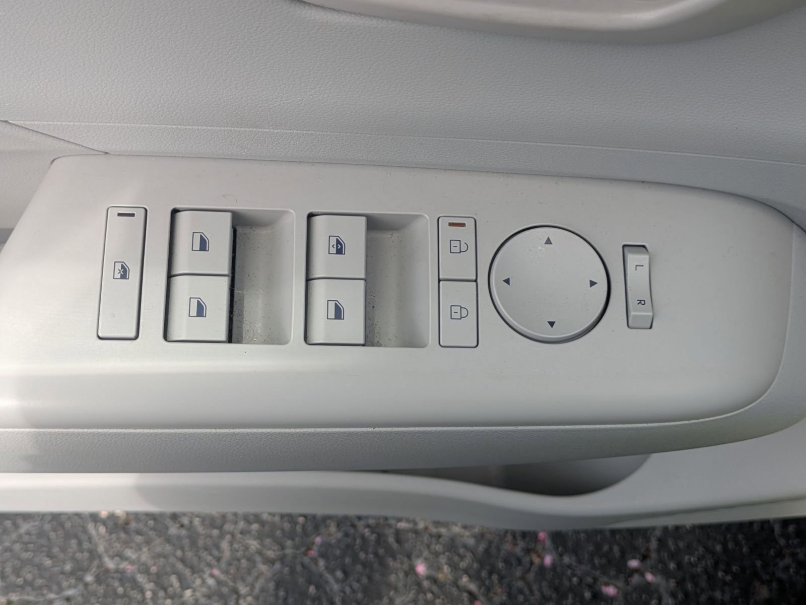 Used 2024 Hyundai Kona SE image 20