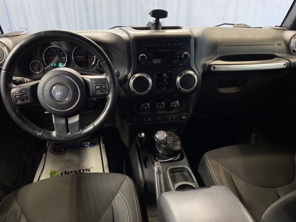 Certified 2017 Jeep Wrangler Unlimited Sahara w/ Connectivity Group AWD/4WD image 27