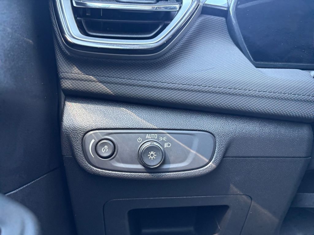 Used 2025 Chevrolet TrailBlazer LT image 4